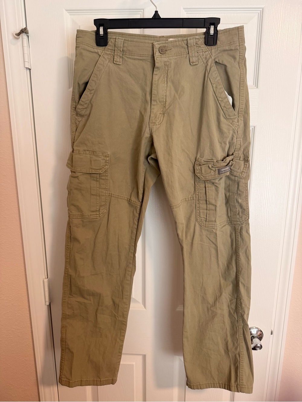 Wrangler Men's Cargo Pants in Khaki